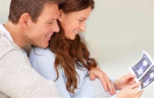 “Sex” vào cuối thai kỳ không kích thích chuyển dạ